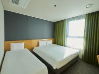 Dormy Inn EXPRESS SEOUL Insadong Отели рядом с достопримечательностью «Торговый центр U:US»