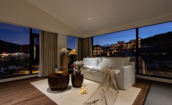 Shangri-La Mountain Wind and Moon View Homestay