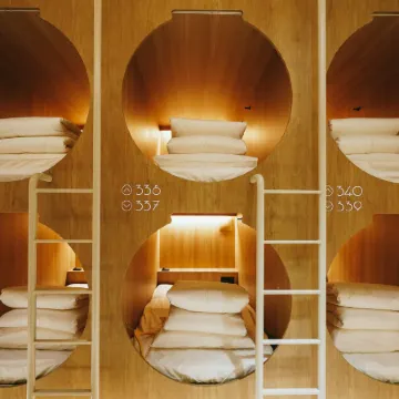 D.A.L Premium Capsule Hotel(WOMAN/MAN ONLY) Отели рядом с достопримечательностью «Магазин Friend Mart»