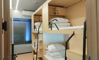 Aubrey Youth Hostel(guanqian and pingjiang street)