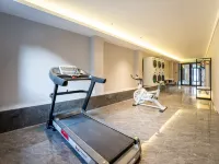 Elong ME Hotel (Jinan Baotu Spring Daming Lake) Отели рядом с достопримечательностью «Озеро Пяти драконов»