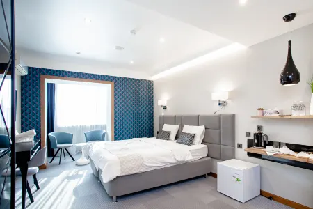 SeaBreeze Boutique hotel Отели рядом с достопримечательностью «выстрелка о времени»