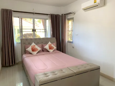 ห้องดีลักซ์ เตียงใหญ่ 1 เตียง