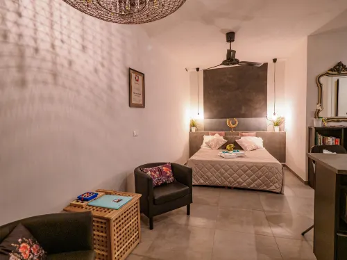 Camaella Luxury Studio