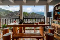 Xijiang Wants to stay in  Light Luxury Hotel (Observation Deck Branch) - Gym