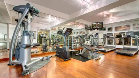 Shama Central Hong Kong Отели рядом с достопримечательностью «Victoria Peak»