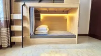 Shengxia Guangnian Hostel (Beihai Silver Beach)