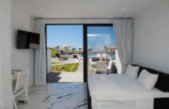 Bianco a Nero Mykonos