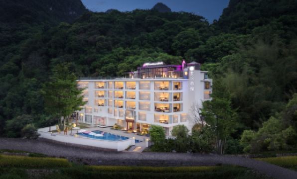 Dream Residence Yangshuo Hot Spring Resort Hotel (Ten Mile Gallery Yulonghe Branch)
