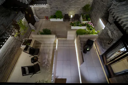 Mulan Residence (original designer homestay in the ancient city)