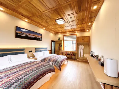 香格里拉閣格悠居民宿 雲南普達措国家公園周辺のホテル