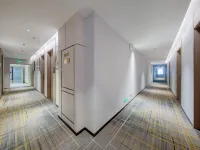 Yifang Hotel (Guangzhou Beijing Road Pedestrian Street, Yide Road Metro Station Branch) Hotels near Hoi Tong Monastery