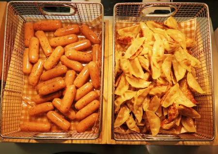 Minimax Hotel Shanghai SongJiang Отели рядом с достопримечательностью «Shanghai International Studies University (Wenxiang Road)»