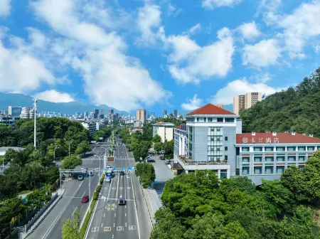 Lishui Mankalan Hotel Отели рядом с достопримечательностью «Lishui University Vocational and Technical College»