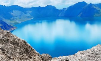 Breeze Bieyuan Inn (Changbai Mountain Huangsongpu Ticket Hall Branch)