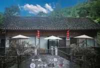 Huaxi Biancheng 12 Suites - breakfast