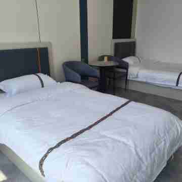 Guyuan Hongfeng Lakeside Manor Homestay Rooms