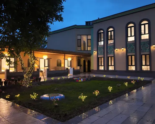 Mountain Villa Hotels in Xinyuan
