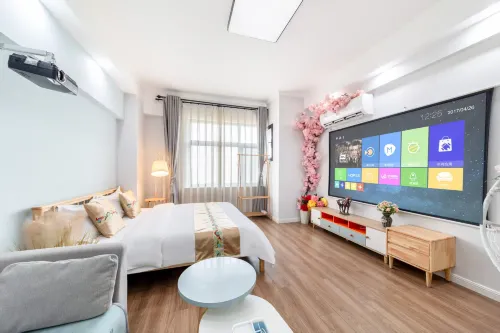 Luoyang Longmen Hotel (Baolong Plaza Longmen High-speed Rail Station Branch)