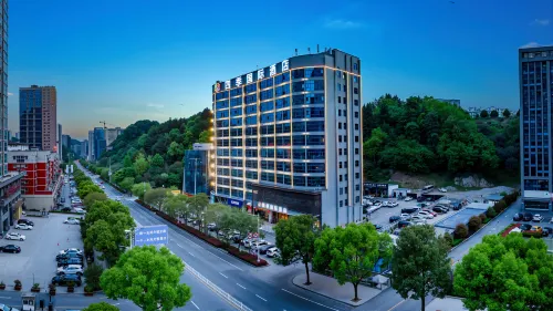 Four Seasons International Hotel (Shiyan Beijing Middle Road University Town) - 4-Star