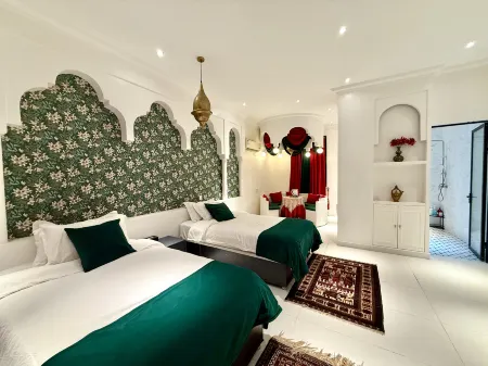 Silk Road Lodges Отели в г. Турфан