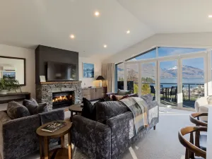 Queenstown House Bed & Breakfast and Apartments