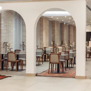 PANA Hotel Москва (ex. Холидей Инн Экспресс) Отели рядом с достопримечательностью ««Халяль»»