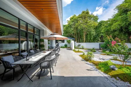 Yunhe Yebao Hotel (Shaoxing Olympic Sports Center Branch) Отели рядом с достопримечательностью «Zhejiang Institute of Technology (Jinghu Campus)»