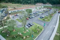 Deep World Hotel - parking