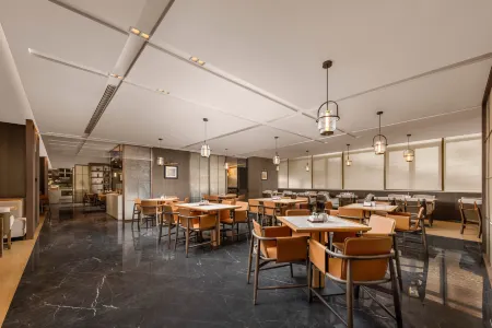 Shanghai Hongqiao Guanhua Hotel (Beixinjing Subway Station) Отели рядом с достопримечательностью «Jinhe Park»