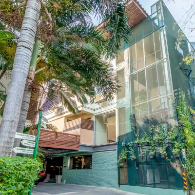 The Palm Hotel Hotels near Rajamangala University of Technology Rattanakosin