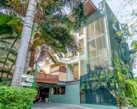 โรงแรมเดอะปาล์ม The Palm Hotel Salaya โรงแรมในอำเภอ พุทธมณฑล