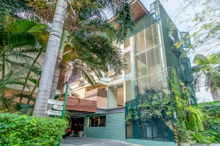 The Palm Hotel Отели рядом с достопримечательностью «Махидольский университет Салая»