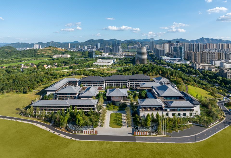 Renaissance Hangzhou Lin’an Hotel Over view