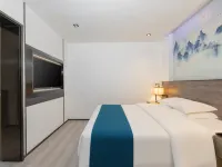 Borrman Hotel (Chibi Sanguo Pedestrian Street) Hotels in Chibi