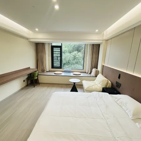 E Fang Homestay (Chizhou High-Speed Railway Station)