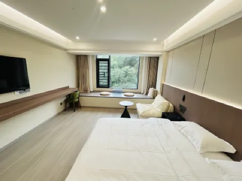 E Fang Homestay (Chizhou High-Speed Railway Station) โรงแรมใน