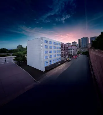 Fairyland Shangpin Hotel （Liupanshui People's square high-speed Railway Station Branch ） Hotel a Liupanshui