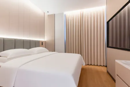 GreenTree Eastern Hotel Отели рядом с достопримечательностью «Guizhou Traffic Vocational and Technical College (Qingzhen Campus)»