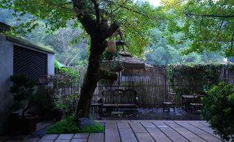 Shanyu Private Hot Spring Homestay (Dujiangyan Scenic Area Nanqiao)
