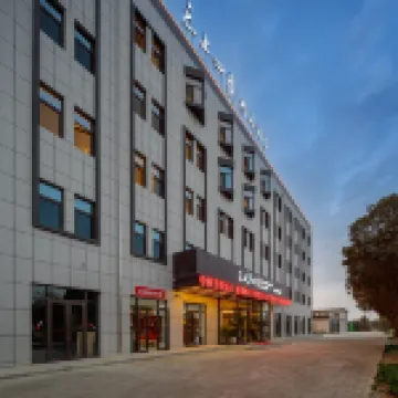 Fairyland Shangpin Hotel (Jiuquan Aksay Store)