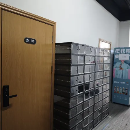 Shenyue International Youth Hostel (Pingzhou Subway Station) Отели рядом с достопримечательностью «Станция метро Pingzhou »
