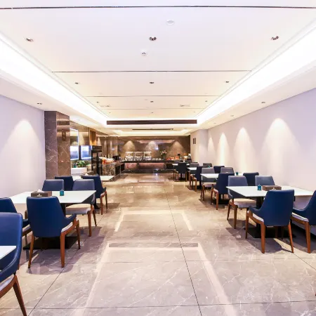 Ease International Hotel (Xingye High-speed Railway Station People's Square)