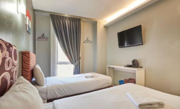 Swing & Pillows - Kota Damansara