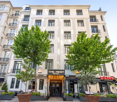ザ・ネストホテル