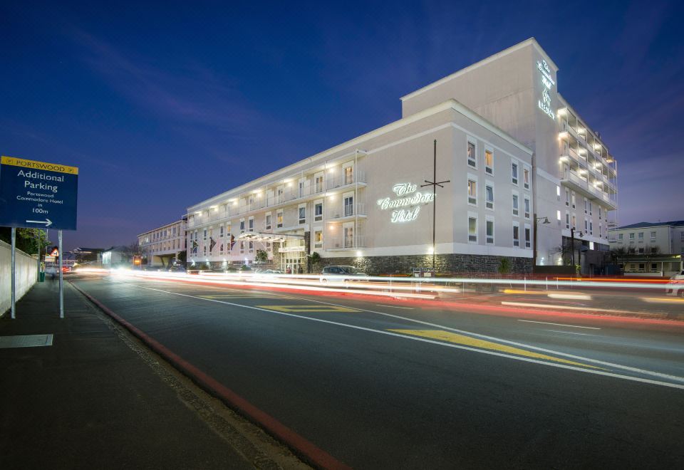 수영장 및 부대시설