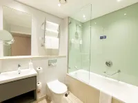 ثيسل لندن بارك لين Hotels near منزل أبسلي
