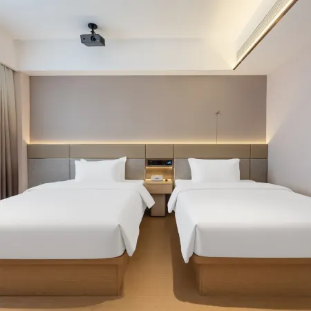 Lisiton International Hotel (Danzhou Baimajing Central Avenue Branch)