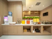 Anranju Hotel (Dandong Railway Station Yalu River Broken Bridge) Hotels in Dandong