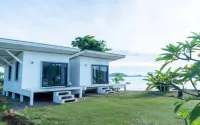 Room in front of Sunset Beach - Homestays